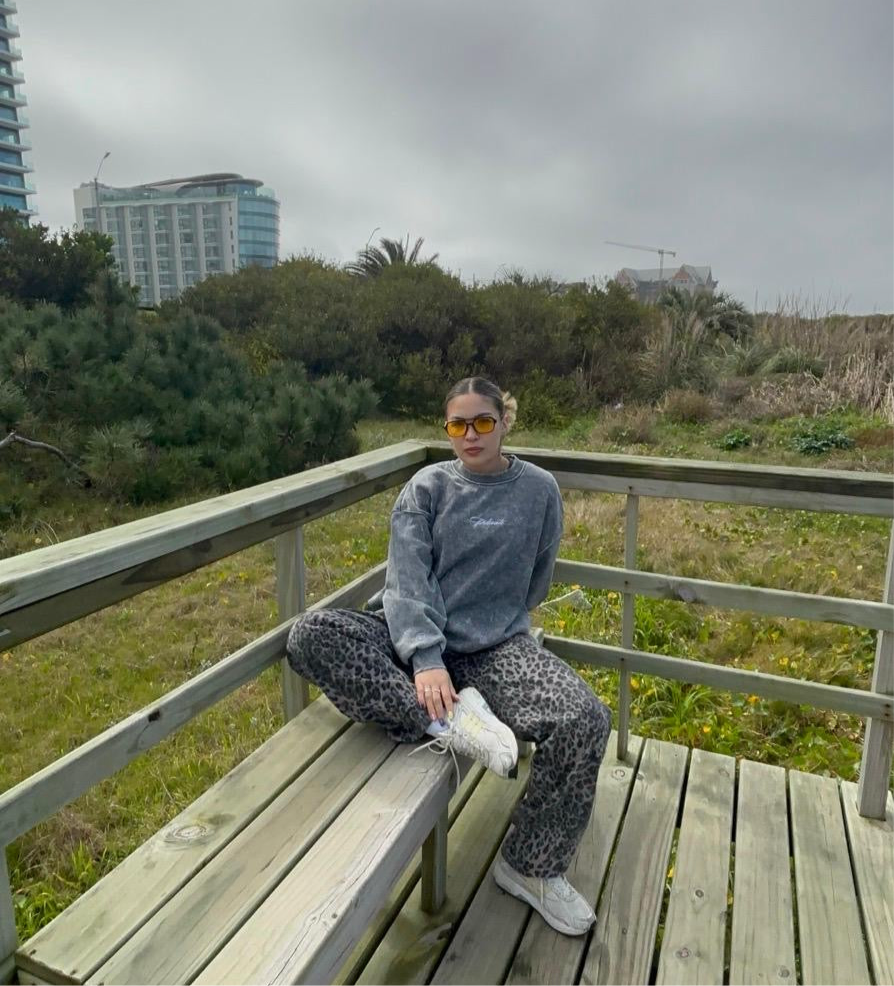 Buzo a la base Stone Wash- Gris