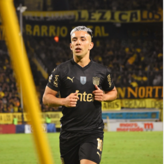 Peñarol Away 2025 (10) Leo Fernandez