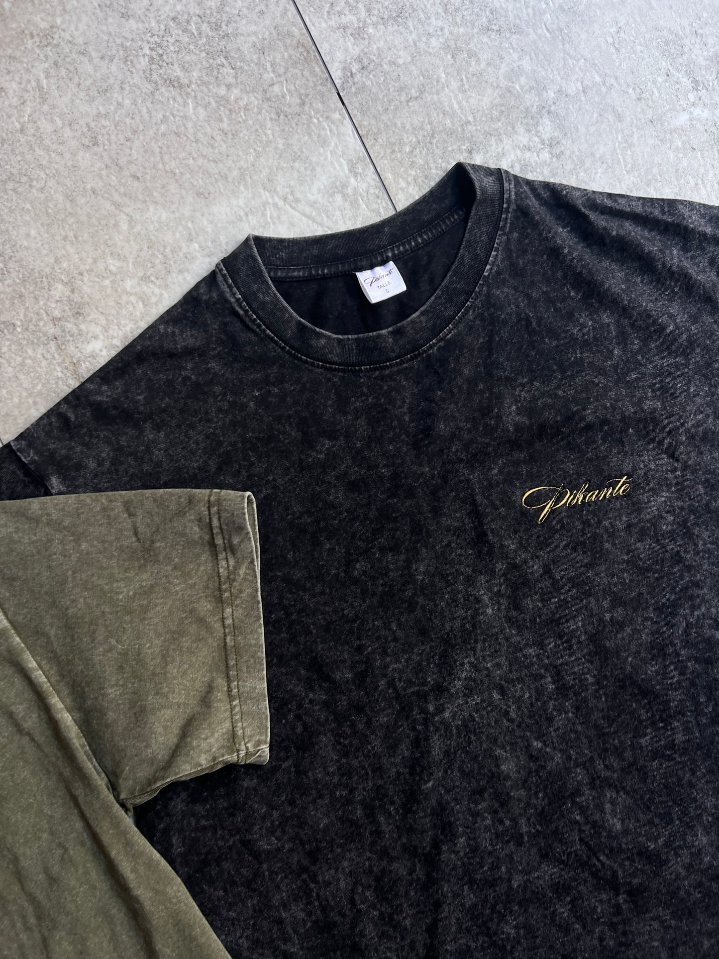 Remera Stone Wash Bordada - Negra