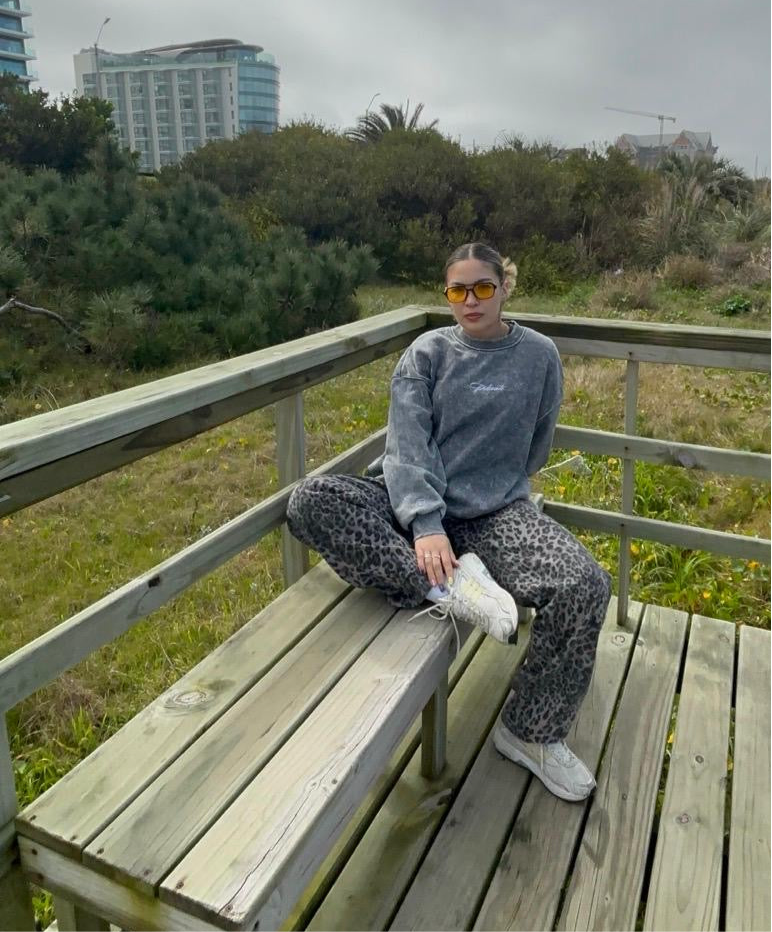 Buzo a la base Stone Wash- Gris