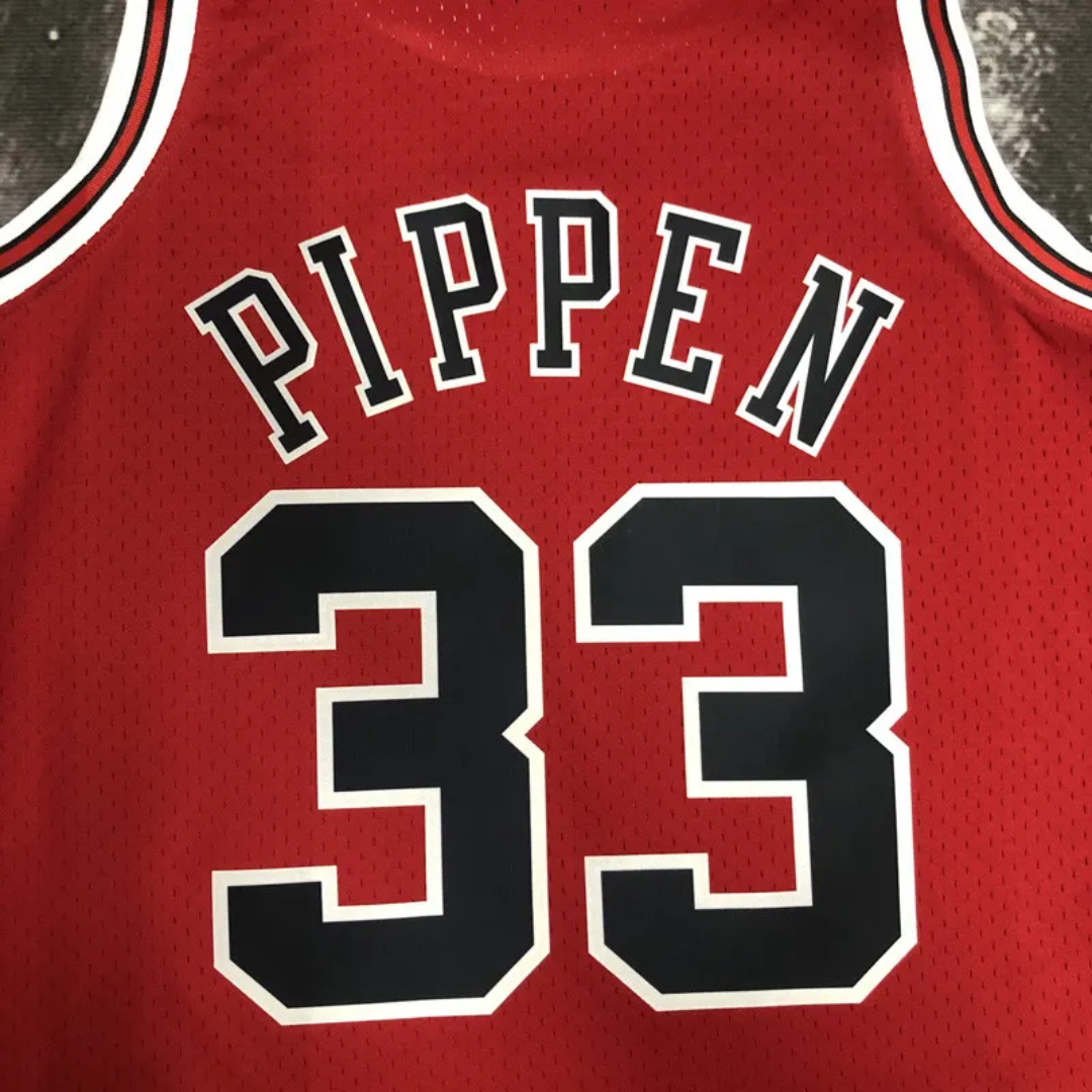 1998 BULLS PIPPEN #33 Red Retro