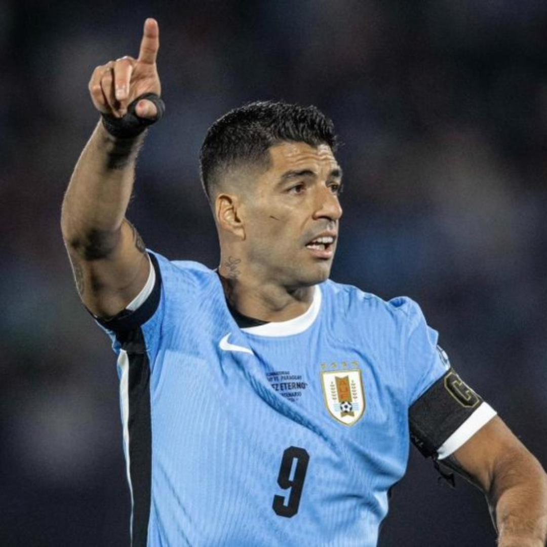 Luis Suarez (9) Uruguay Local