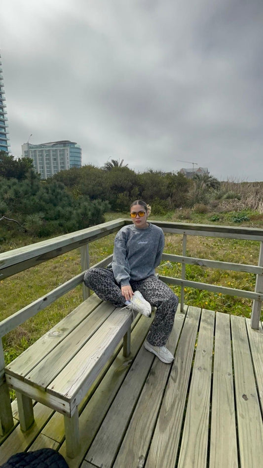 Buzo a la base Stone Wash- Gris