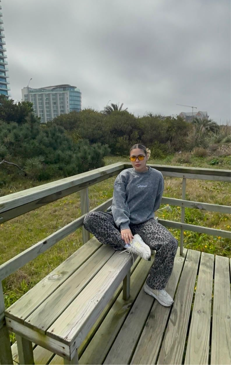 Buzo a la base Stone Wash- Gris